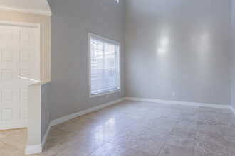 16526 NW 20th St in Pembroke Pines, FL - Building Photo - Building Photo
