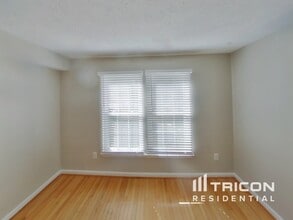 9851 Bayline Cir in Owings Mills, MD - Building Photo - Building Photo