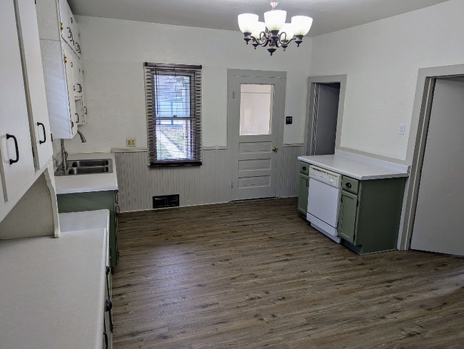 1548 S 57th St in West Allis, WI - Building Photo - Building Photo