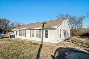 12309 3rd St, Unit 09 in Grandview, MO - Building Photo