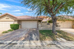 41484 Woodhaven Dr N in Palm Desert, CA - Building Photo