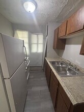 1523 Babbitt Rd in Euclid, OH - Foto de edificio - Building Photo