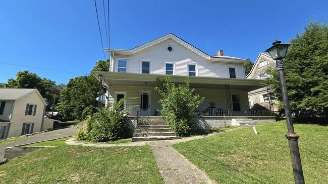 178 Main St, Unit 4 in Hudson, NY - Building Photo - Building Photo