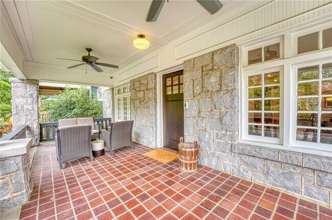 997 Blue Ridge Ave NE in Atlanta, GA - Building Photo - Building Photo