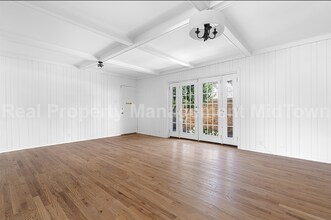 6127 Bandera Ave in Dallas, TX - Building Photo - Building Photo