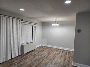 1005 Chillum Rd, Unit 416 in Hyattsville, MD - Building Photo - Building Photo