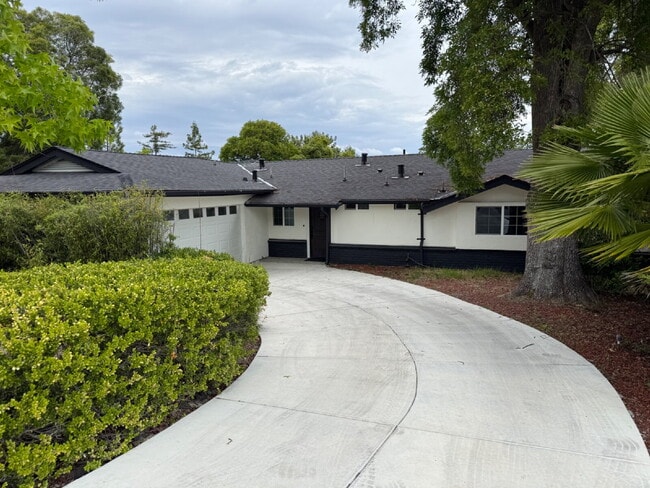 property at 2660 Ross Pl