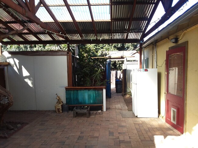 3554 Colonial Ave in Los Angeles, CA - Building Photo - Building Photo