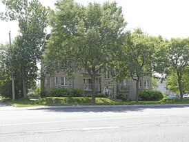 17854 de Pierrefonds in Montréal, QC - Building Photo