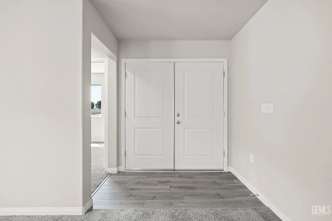 632 Ledgestone St in Bakersfield, CA - Building Photo