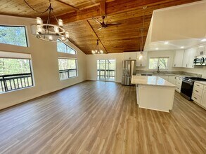 13232 Rocky Ln in Grass Valley, CA - Building Photo - Building Photo