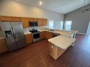 648 Lockbreeze Dr in Davenport, FL - Building Photo - Building Photo