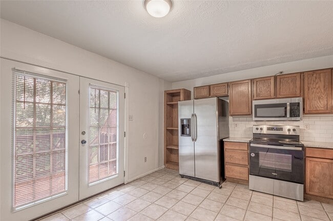 property at 2521 Crosstimbers Dr