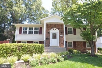 5407 Manorfield Rd in Rockville, MD - Building Photo - Building Photo