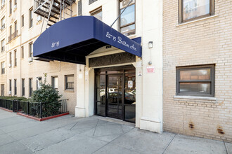 8215 Britton Ave in Elmhurst, NY - Building Photo - Building Photo