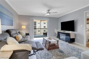 9395 Pennsylvania Ave in Bonita Springs, FL - Building Photo