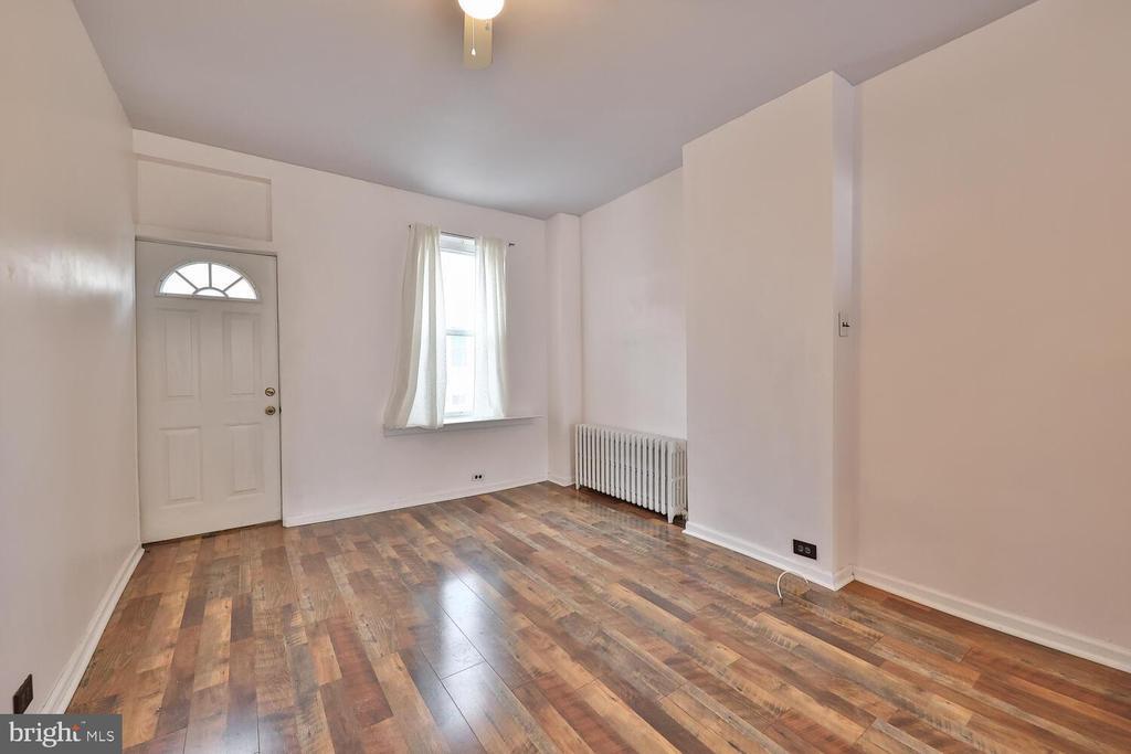3015 Salmon St in Philadelphia, PA - Building Photo