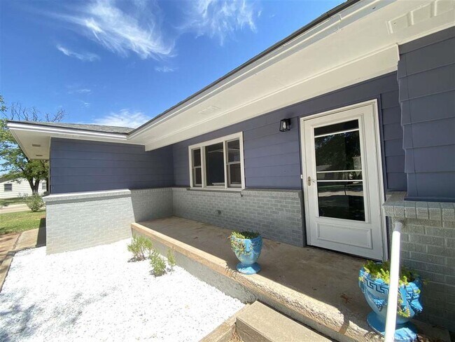 2104 3rd St in Woodward, OK - Building Photo - Building Photo