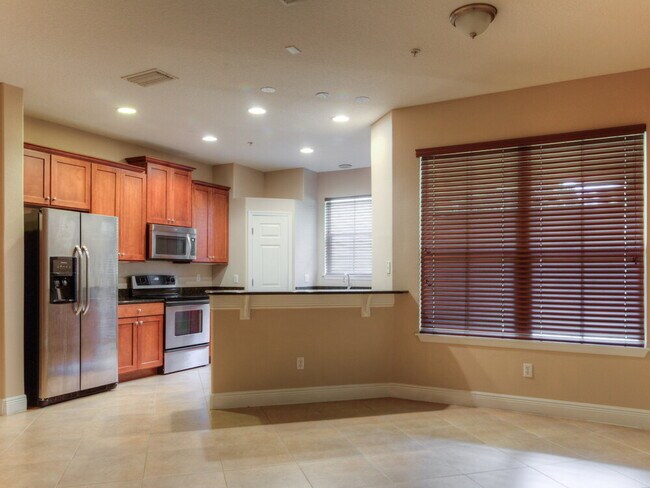 1348 Benevolent St in Maitland, FL - Foto de edificio - Building Photo