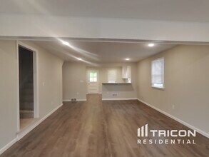 34 Fahnestock Rd in Malvern, PA - Building Photo - Building Photo