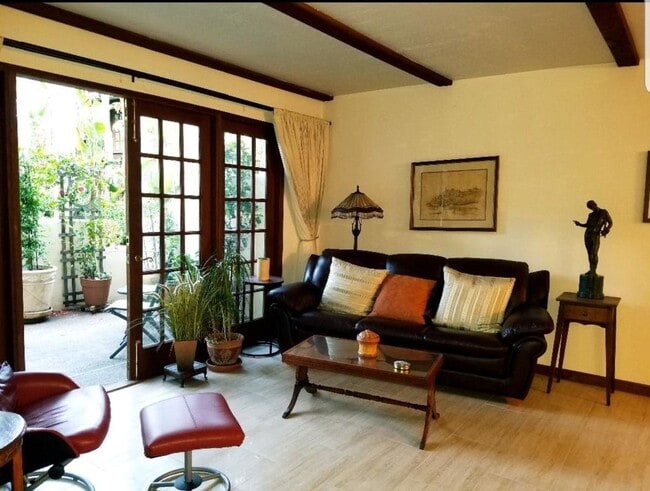 8694 Villa La Jolla Dr in San Diego, CA - Building Photo - Building Photo