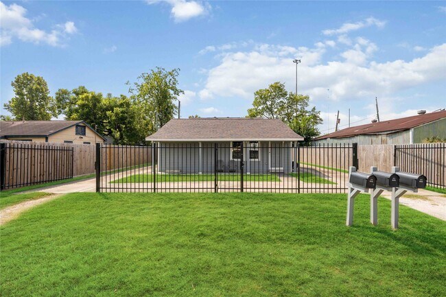 2816 Woodard St in Houston, TX - Building Photo - Building Photo
