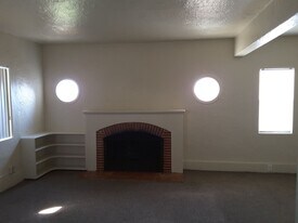 154 W 10th St in Reno, NV - Building Photo