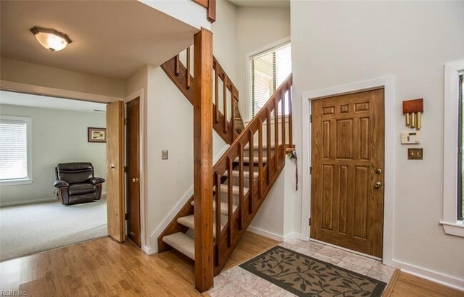 124 Inland View Dr in Newport News, VA - Building Photo - Building Photo