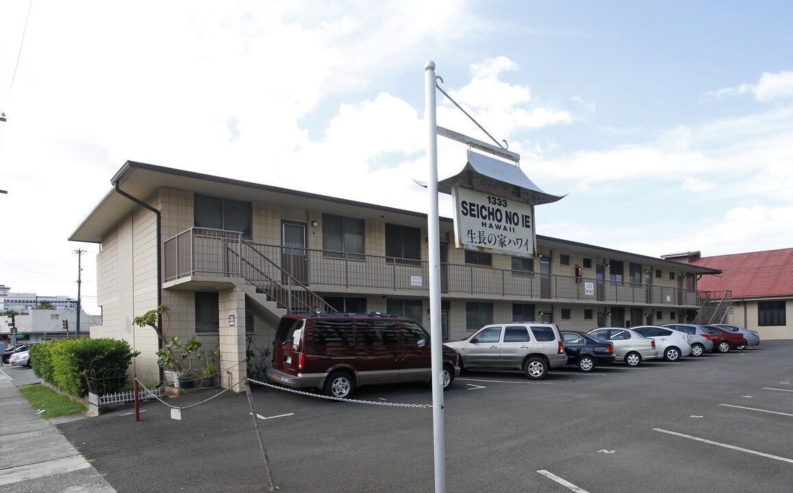 Sni Hale in Honolulu, HI - Foto de edificio