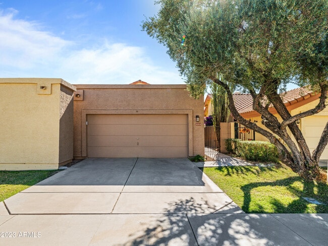 2353 W Shawnee Dr in Chandler, AZ - Foto de edificio - Building Photo