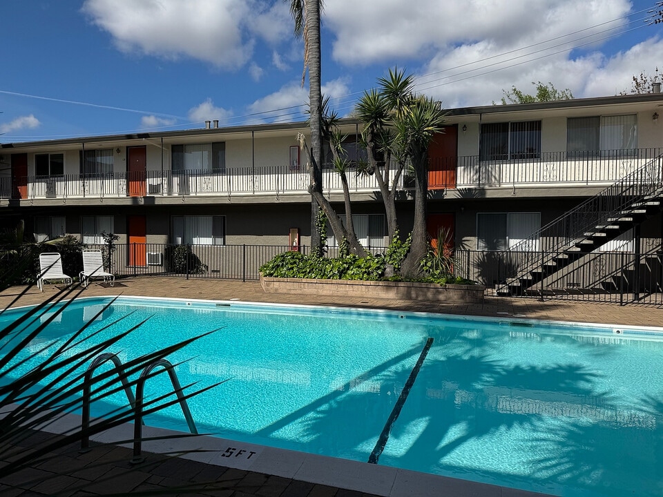 Hacienda Hamilton in Campbell, CA - Building Photo