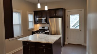 1939 N Bartlett Ave, Unit Upper Flat in Milwaukee, WI - Building Photo