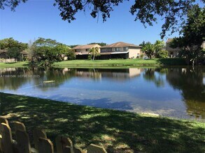 5176 S University Dr in Davie, FL - Building Photo - Building Photo