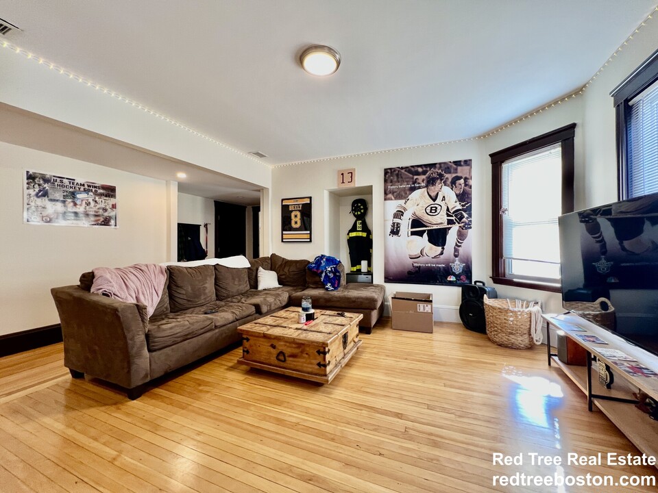 331 Faneuil St, Unit 2 in Boston, MA - Building Photo