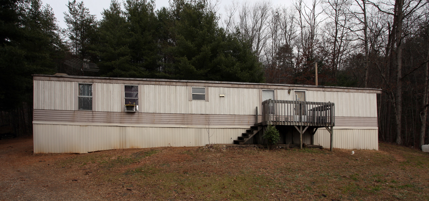 19 Corey Chelsey Ln in Candler, NC - Foto de edificio