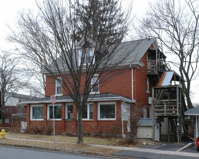 742 W College Ave in State College, PA - Building Photo - Building Photo