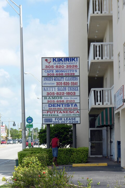 1169 W 35th St in Hialeah, FL - Foto de edificio