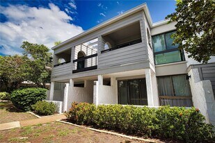 1555 Tarpon Center Dr, Unit 243 in Venice, FL - Building Photo