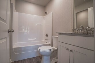 668 N Honey Locust Bnd in Fayetteville, AR - Building Photo - Building Photo