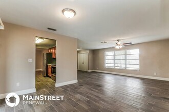 928 SE 35th St in Cape Coral, FL - Foto de edificio - Building Photo