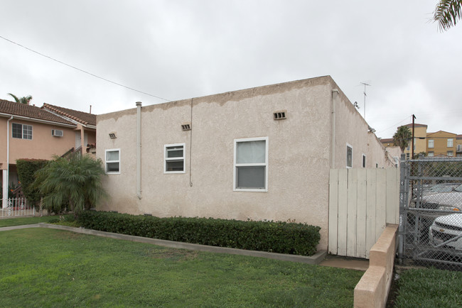 3962 Illinois St in San Diego, CA - Foto de edificio - Building Photo