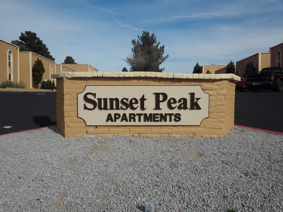 Sunset Peak Apartments in Las Cruces, NM - Foto de edificio