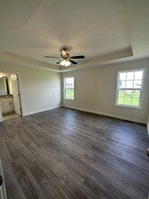 327 Valhalla Trace in Vine Grove, KY - Building Photo - Building Photo