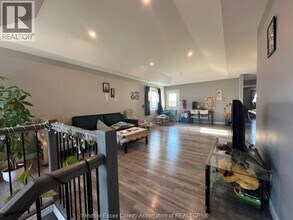 3161 Viola Cres in Windsor, ON - Building Photo - Building Photo