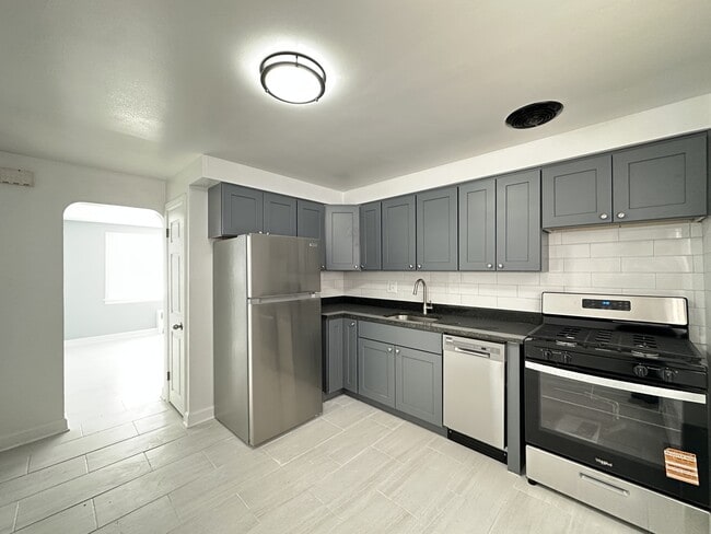 6721 N California Ave in Chicago, IL - Building Photo - Building Photo