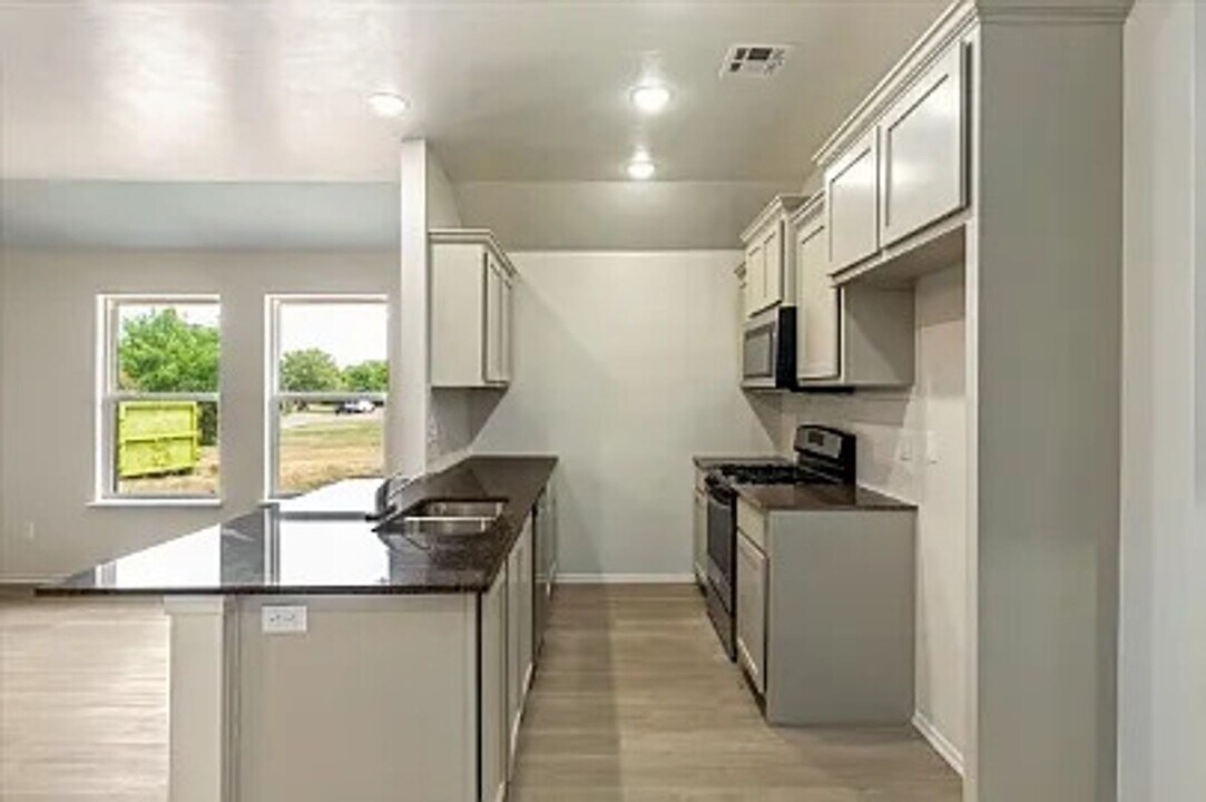 1324 SW New York Ave in Lawton, OK - Building Photo