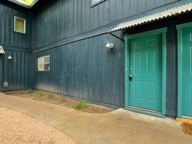 604 Franklin Blvd in Austin, TX - Building Photo - Building Photo