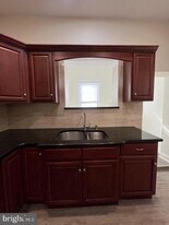 2430 Carpenter St in Philadelphia, PA - Building Photo