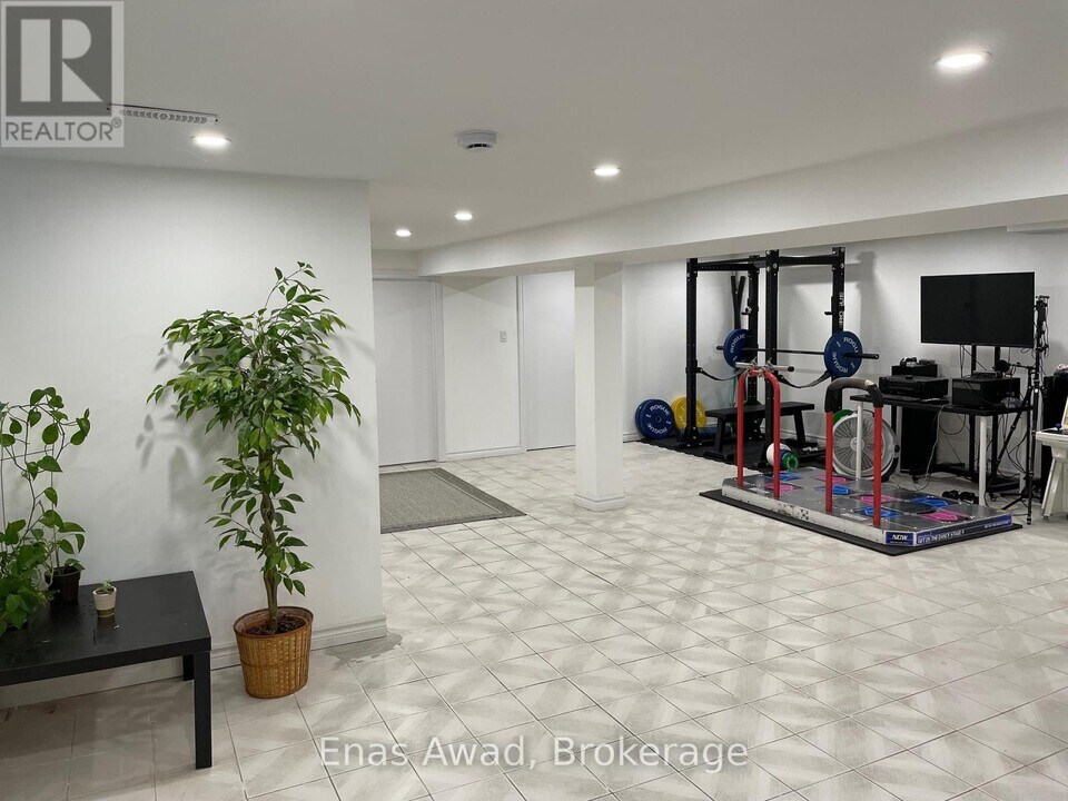 312 Strathmore Blvd in Toronto, ON - Building Photo