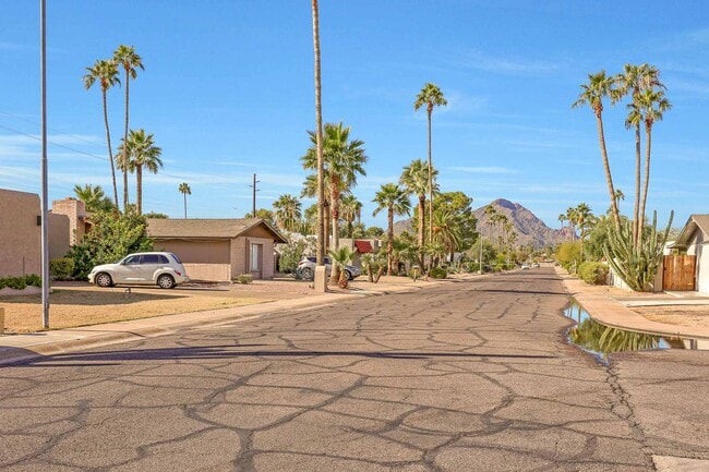 7949 E Luke Ln in Scottsdale, AZ - Building Photo - Building Photo